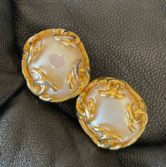 Vintage CHANEL golden CC and oval pearl earrings. Classic jewelry piece. 0501133an1