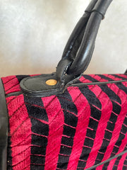 Vintage Roberta di Camerino red and black velvet chevron kelly handbag with golden logo motif. Rare masterpiece purse. 0501101ac