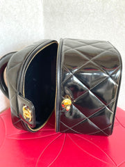 Vintage CHANEL black patent enamel quilted leather square shape vanity bag with golden CC motif. Rare and collectible handbag. 050120an1