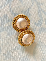 Vintage CHANEL golden earrings with pearl and CC motif. Classic Chanel vintage jewelry. 0410033