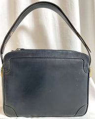 Vintage Celine navy genuine leather shoulder bag with golden logo. Perfect elegance for your daily use. 0410245