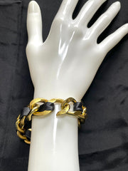 MINT. Vintage Chanel golden chain and black bracelet with CC motifs. Must have 90s classic jewelry from Chanel. 0411272