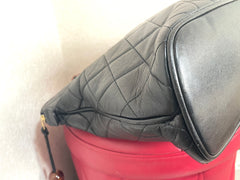 Vintage CHANEL black lambskin large tote bag with brown plastic chains and CC mark charm to the LAMPO zipper. 050206ac3
