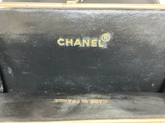 Vintage CHANEL black lambskin oval stitch clutch bag, wallet, pouch, mini purse, coin case with kiss lock case. 0410243