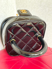 Vintage CHANEL black patent enamel quilted leather square shape vanity bag with golden CC motif. Rare and collectible handbag. 050120an1
