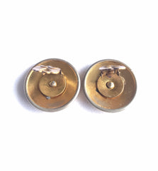 Vintage HERMES gold tone round earrings with trumpet and ribbon design. jewelry piece back in the old era. Classic Sellier series. 210805