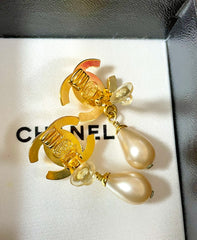 Vintage CHANEL golden turn lock CC and dangle pearl earrings. Very classic and popular jewelry. Coco mark earrings. 050406m1