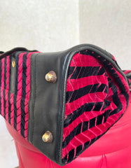 Vintage Roberta di Camerino red and black velvet chevron kelly handbag with golden logo motif. Rare masterpiece purse. 0501101ac