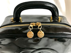 Vintage CHANEL patent enamel vanity bag, lunchbox shape shoulder bag with large CC stitch motif. 050320r5
