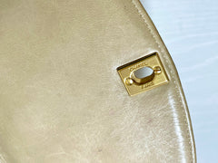 Vintage CHANEL beige lambskin classic 2.55 flap chain shoulder bag, Diana bag with gold tone CC closure. Must have daily use purse. 050310ra