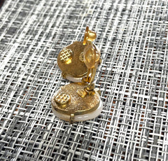 Vintage CHANEL oval heart shape, triangle shape faux pearl and CC earrings. Rare and elegant Chanel jewelry. 0411071