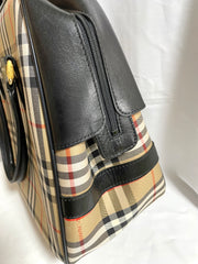 Vintage Burberry classic beige nova check fabric handbag with black leather trimmings. Classic Burberry bag. Large bag. Unisex. 0409051