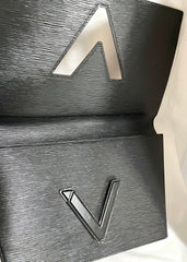W3. Vintage Louis Vuitton black epi trapezoid mod style clutch bag. One unique purse from epi line. Unisex and daily use. Trapeze bag. 0407261