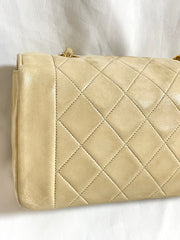Vintage CHANEL beige lambskin classic 2.55 flap chain shoulder bag, Diana bag with gold tone CC closure. Must have daily use purse. 050310ra