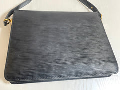 Vintage Louis Vuitton rare black epi mod shoulder bag with green bullseye. Unique epi purse. 0410282