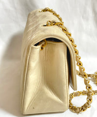Vintage CHANEL beige lambskin classic 2.55 flap chain shoulder bag, Diana bag with gold tone CC closure. Must have daily use purse. 050310ra