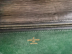 W3. Vintage Louis Vuitton black epi trapezoid mod style clutch bag. One unique purse from epi line. Unisex and daily use. Trapeze bag. 0407261