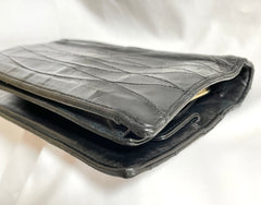 Vintage CHANEL black lambskin oval stitch clutch bag, wallet, pouch, mini purse, coin case with kiss lock case. 0410243