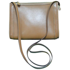 80s vintage HERMES tanned brown, courchevel leather chestnut color, shoulder pouch bag, clutch purse. Classic masterpiece for unisex use