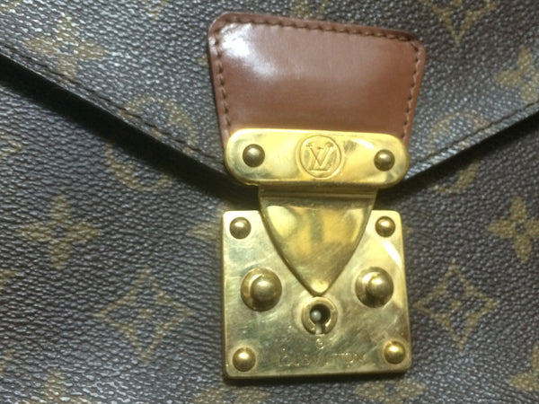 90's Vintage Louis Vuitton monogram handbag. Elegant and classic purse that  would never go out of style.