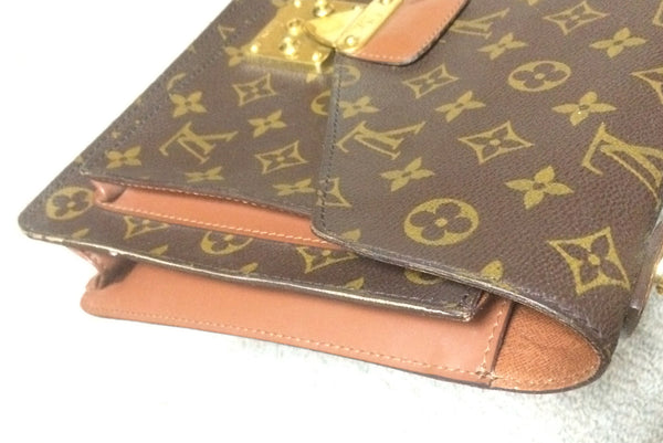 90's Vintage Louis Vuitton monogram handbag. Elegant and classic purse that  would never go out of style.