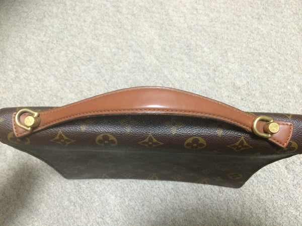 Louis Vuitton classic handbag with matching purse (unused), code M51365.