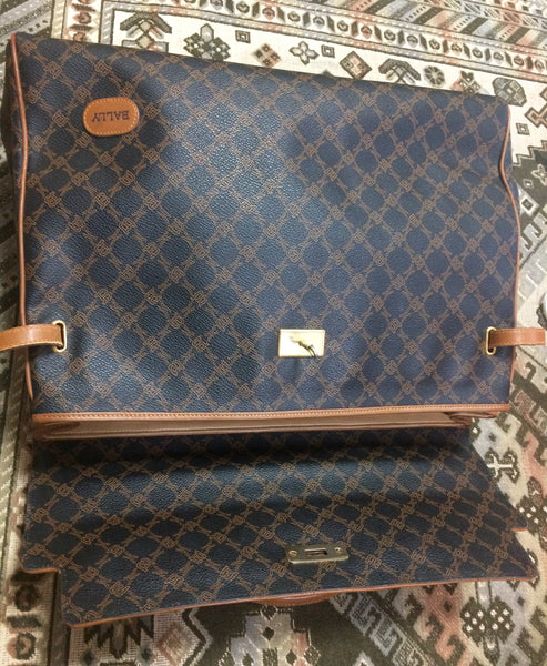 Classic Vintage Louis Vuitton Garment Bag