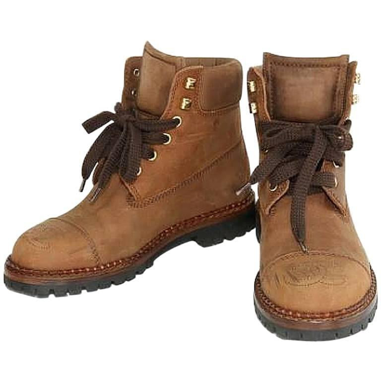 Vintage CHANEL middle high, brown leather boots, hiking lace up boots, with CC mark. US5.5-6. EU 36. Classic casual shoes. 050816f5