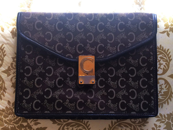 Vintage Louis Vuitton Monogram clutch bag, pochette purse. Must have. –  eNdApPi ***where you can find your favorite designer  vintages..authentic, affordable, and lovable.