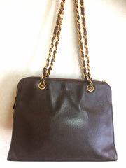 Vintage CHANEL dark brown caviarskin chain shoulder tote bag with golden CC closure. Classic and daily use bag