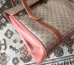 Vintage Gucci beige micro GG monogram print shoulder bag with brown leather trimmings. Classic purse.