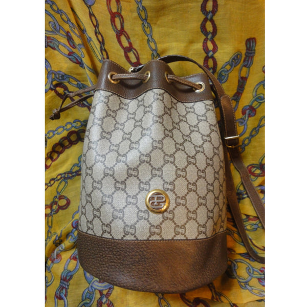 Cheating with a beautiful pastel Gucci bucket tote. : r/Louisvuitton