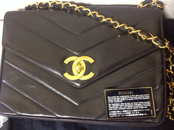 Chanel Jumbo Chevron Classic Flap CC Shoulder Bag