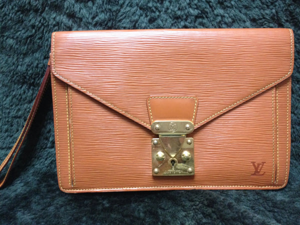 Louis Vuitton Vintage Brown Epi Pochette – Dina C's Fab and Funky  Consignment Boutique