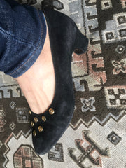 Vintage CHANEL black suede leather pumps shoes with golden CC mark motifs. EU35.5 US4.5-5.5. 050407r8