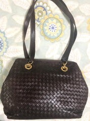Vintage Bally dark brown lamb leather woven, intrecciato style shoulder bag with golden B logo motif. Classic purse. 050320r1