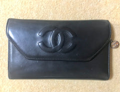Vintage CHANEL black leather wallet with large CC stitch mark. Rare wallet from Chanel in 90’s. 050320r9