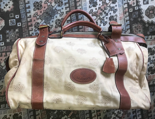 Vintage Mulberry beige logo jacquard fabric travel bag, duffle bag wit –  eNdApPi ***where you can find your favorite designer vintages..authentic,  affordable, and lovable.