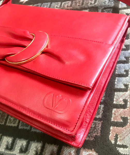 Vintage Valentino Garavani red leather chain shoulder bag with rose fl –  eNdApPi ***where you can find your favorite designer  vintages..authentic, affordable, and lovable.