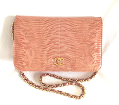 Vintage CHANEL milky pink genuine lizard leather 2.55 shoulder bag with golden CC mark and and chain strap. Rare masterpiece.