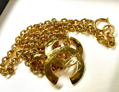 MINT. Vintage CHANEL necklace with a large CC mark pendant top. Gorgeous masterpiece jewelry. 050211rk1