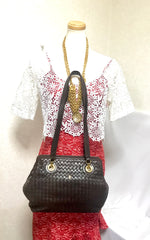 Vintage Bally dark brown lamb leather woven, intrecciato style shoulder bag with golden B logo motif. Classic purse. 050320r1