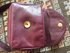 Vintage CHANEL wine fanny pack, leather belt bag with detachable chain belt and CC stitch mark on flap. Fits 29.5" -32.6" 070502re2