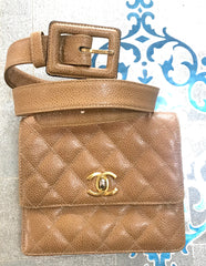 Vintage CHANEL beige brown caviarskin waist purse, hip bag, fanny pack with golden CC mark. Classic 2.55 design. R0410112