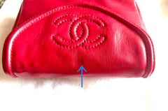 Vintage CHANEL red leather belt bag, fanny pack with detachable chain belt and CC stitch mark on flap. Fits 29.5" through 32.8"