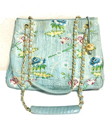 Vintage CHANEL Japanese kimono design jacquard fabric and blue leathers shoulder bag with golden CC charm. One-of-a-kind purse. 0405031re3