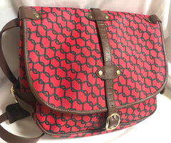 Vintage Roberta di Camerino red and brown saumur messenger shoulder bag with leather trimmings with R logo motif. Made in USA. 060711r2