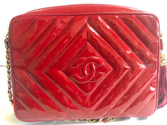 Vintage CHANEL lipstick red patent enamel shoulder bag, camera bag with CC mark and fringe. Rare diamond, diagram, chevron stitch. Glossy.