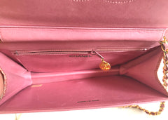 Vintage CHANEL milky pink genuine lizard leather 2.55 shoulder bag with golden CC mark and and chain strap. Rare masterpiece. 050323re10