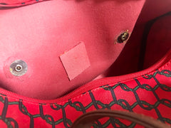 Vintage Roberta di Camerino red, green and navy duffle style purse with gold tone R logo charm. TALON zipper. 050315r2
